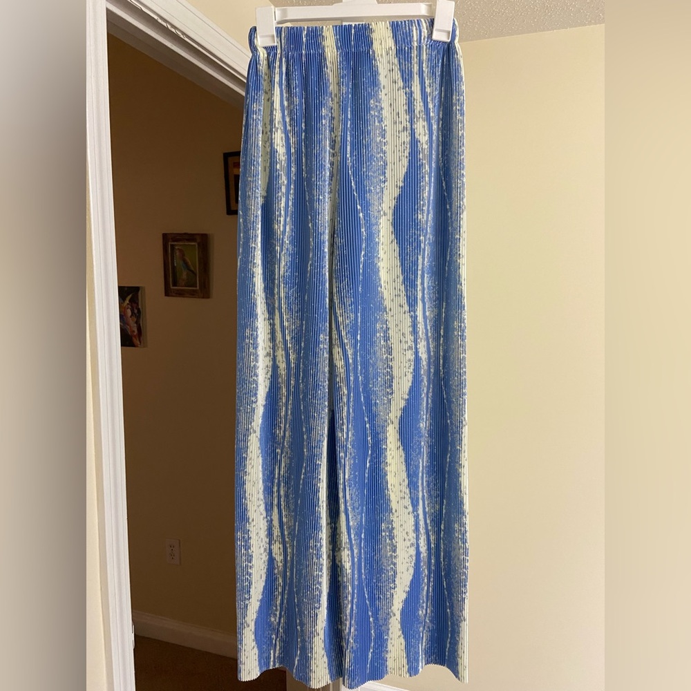 Cider Blue and White Patterned Wide-Leg Pants. Never worn.